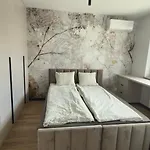 Przytulny 9 - Spokojny, Check-in, Parking شقة *